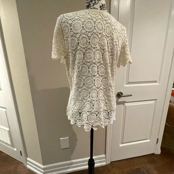 Crocheted knit cream colored top - Picture 5 of 7